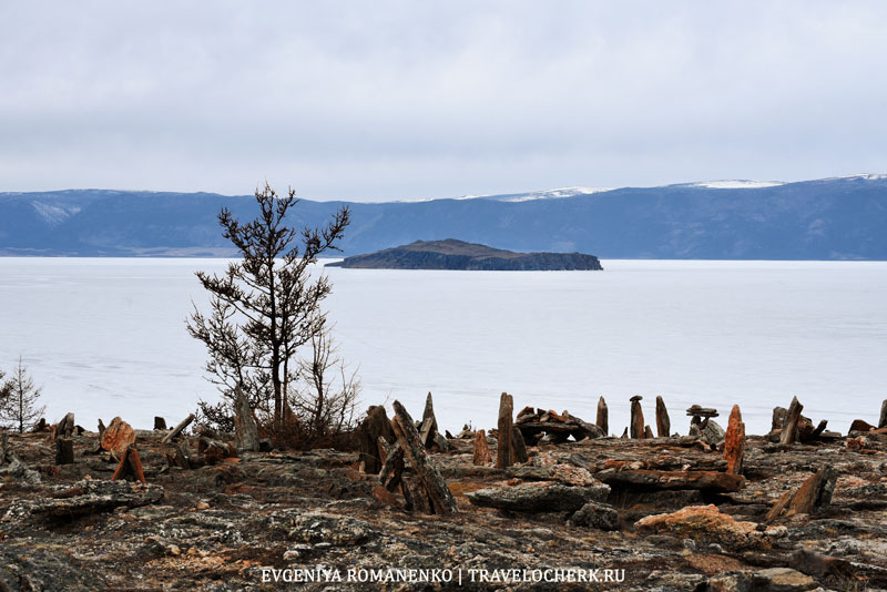 ostrov-zamogoi-baikal-olkhon-sad-kamney