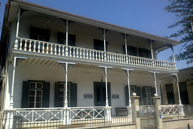 Chypre_Larnaca_Musee_Pierides_-_panoramio